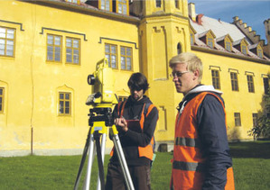 Praktyki czeskich uczniów w Nečtinach, kraj pilzneński (Fot. Střední Průmyslová Škola Zeměměřická, Praha)