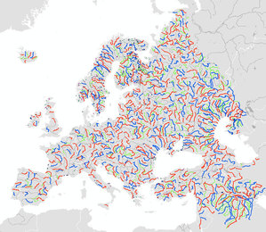 Więcej wody w danych Natural Earth <br />
fot. Natural Earth (nowe cieki w wersji 1.2)