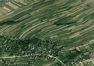 Zamówienia na scalenie gruntów w Świętokrzyskiem <br />
fot. Google Earth