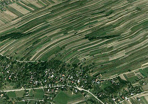 Powiat ostrowiecki podpisał umowę na nadzór nad scaleniem gruntów <br />
fot. Google Earth