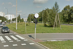 Upamiętnią punkt triangulacyjny na Ursynowie <br />
fot. Google Street View