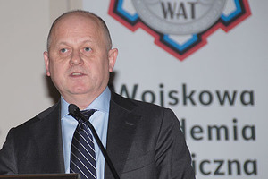 W stronę satelity obserwacyjnego <br />
Dr hab. Mariusz Figurski