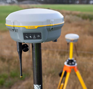 Trimble R8s: jeden odbiornik zamiast trzech