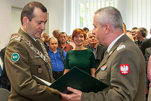 Michał Kędzierski dziekanem Wydziału Inżynierii Lądowej i Geodezji WAT <br />
Michał Kędzierski (z lewej) i rektor WAT Tadeusz Szczurek (fot. Sebastian Jurek)