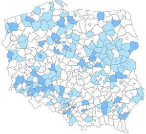 Nowy układ wysokościowy zacznie obowiązywać później? <br />
Kolor ciemnoniebieski - układ wprowadzono na terenie całego powiatu, jasnoniebieski - w trakcie wprowadzania, biały - nie wprowadzono