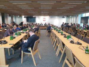 Sejm o egzekwowaniu terminów weryfikacji prac geodezyjnych