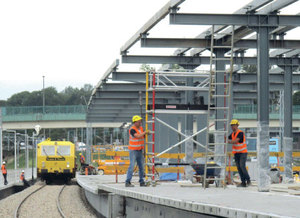 Łącznicą krócej <br />
Prace wykończeniowe na stacji PKP Kraków Podgórze - lipiec 2017 r.