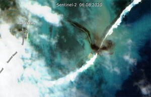 Katastrofa masowca u wybrzeży Mauritiusa na zdjęciach z Sentinela <br />
6 sierpnia, fot. ESA