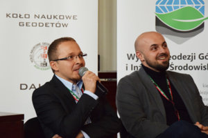 V Forum GPS już za nami! <br />
Michał Polański (NaviGate) i Wojciech Stolarski (Geotronics Dystrybucja) podczas panelu dyskusyjnego