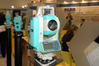 <b class=pic_title>Targi INTERGEO 2014 ? tachimetry</b> <br />
<br />
<b class=pic_description>W tachimetrach Nikona wprowadzono pojemniejszą pamięć oraz moduł Bluetooth</b> <br />
<br />
<b class=pic_author>fot.  Jerzy Królikowski</b><br />
<br />
