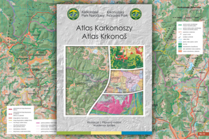 Okładka atlasu i mapa przeglądowa (ogólnogeograficzna) 1:100 000 otwierająca publikację