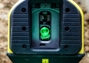 GeoMax prezentuje niwelator rurowy z zielonym laserem