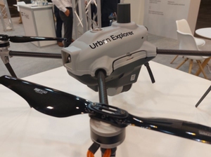 Field: nowy gracz na europejskim rynku fotolotniczym <br />
Własna konstrukcja drona skanującego firmy Field zaprezentowana na Intergeo 2022 (fot. JK)