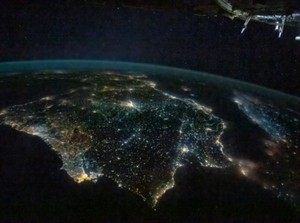 Astronauci pomogli stworzyć mapę zanieczyszczenia świetlnego Europy <br />
fot. NASA-B. Hines