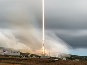 Cztery satelity nowej generacji zasiliły konstelację ICEYE <br />
Start misji Transporter-8 (fot. SpaceX)