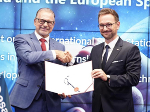 Polska zwiększa swoją aktywność w kosmosie <br />
Dyrektor generalny ESA dr Josef Aschbacher i minister Waldemar Buda
