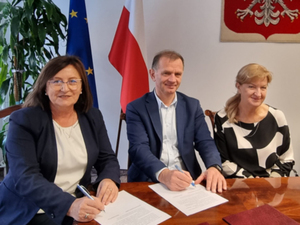Porozumienie GGK z SGP <br />
GGK Alicja Kulka, prezes SGP Janusz Walo i sekretarz generalna SGP Barbara Kosińska