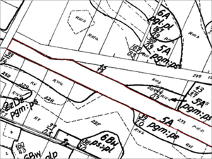 Kolejny przetarg na cyfryzację map glebowo-rolniczych <br />
Prawidłowo pozyskany kontur glebowy (czerwona linia) ze skanu mapy źródłowej (fot. SOPZ, GUGiK)