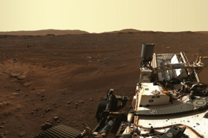 Z mapą na podbój Marsa <br />
Fragment pierwszej panoramy wykonanej przez łazik Perseverance (fot. NASA/JPL-Caltech/ASU/MSSS)