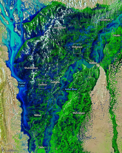 Powodzie w Pakistanie na zdjęciach satelitarnych <br />
28 sierpnia br. (fot. NASA Earth Observatory, Joshua Stevens)