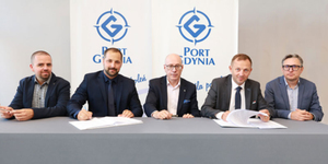 Port Gdynia będzie miał cyfrowego bliźniaka <br />
Podpisanie umowy na "Wdrożenie platformy do zarządzania zintegrowaną informacją cyfrową - Cyfrowy Bliźniak Portu Gdynia" (fot. T. Urbaniak)